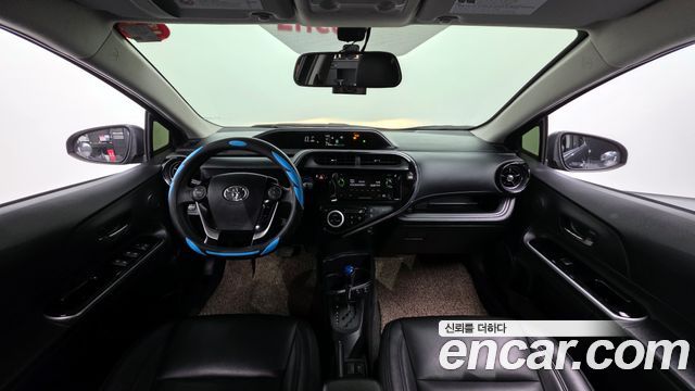 Toyota Prius C 1.5 2018 — фото 7