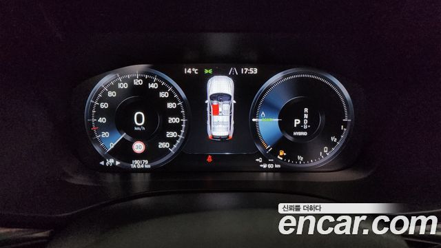 Volvo XC60 (II) T8 R-Design 2021 — фото 8