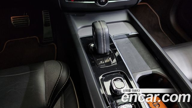 Volvo XC60 (II) T8 R-Design 2021 — фото 9