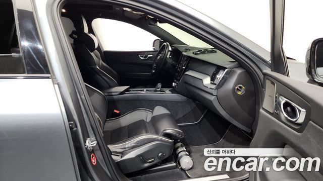 Volvo XC60 (II) T8 R-Design 2021 — фото 11