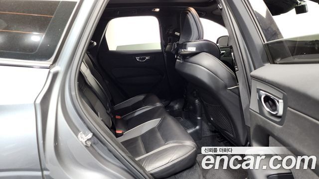 Volvo XC60 (II) T8 R-Design 2021 — фото 12