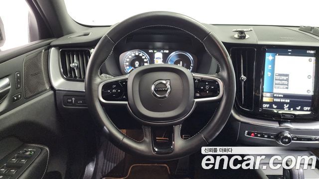 Volvo XC60 (II) T8 R-Design 2021 — фото 13
