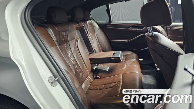BMW 5 Series (G30) 530i M Sport Package Plus 2018 — фото 12