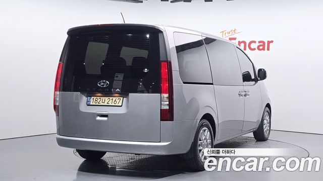 Hyundai Staria Tourer 9-Seater Modern 2023 — фото 2