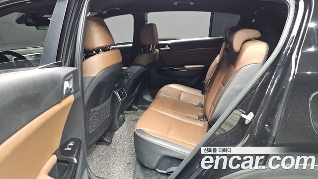 Kia Sportage The Bold Diesel 2.0 2WD Signature Gravity 2021 — фото 12