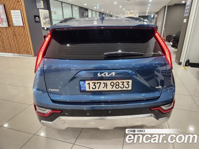 Kia Niro Signature 2022 — фото 4