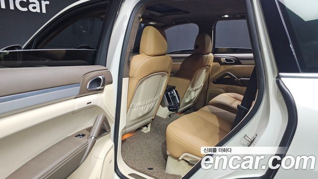 Porsche Cayenne 4.8 Turbo 958 2011 — фото 11
