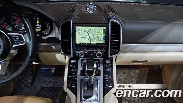 Porsche Cayenne 4.8 Turbo 958 2011 — фото 13