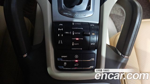 Porsche Cayenne 4.8 Turbo 958 2011 — фото 17