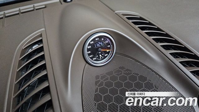 Porsche Cayenne 4.8 Turbo 958 2011 — фото 19