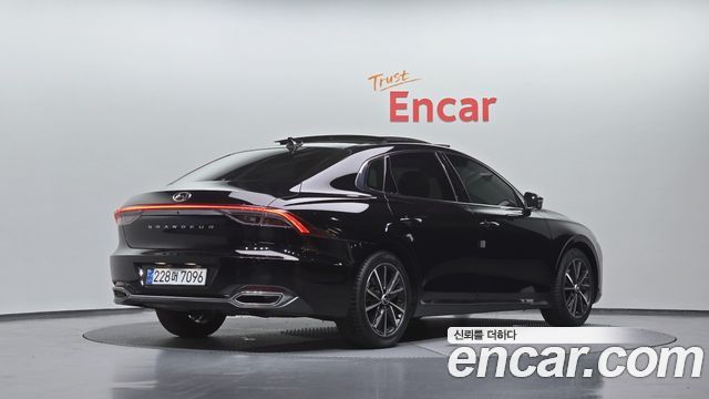 Hyundai Grandeur (IG) 2.5 Le Blanc 2023 — фото 2