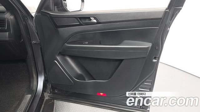 KG Mobility (SsangYong) Rexton Sports Khan Diesel 2.2 4WD Noblesse (5-Link) 2021 — фото 24