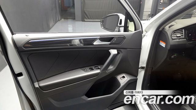 Volkswagen Tiguan (II) 2.0 TDI 4Motion Prestige 2021 — фото 30