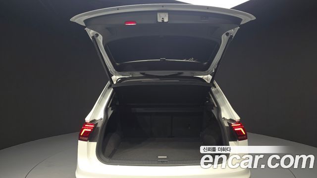 Volkswagen Tiguan (II) 2.0 TDI 4Motion Prestige 2021 — фото 37