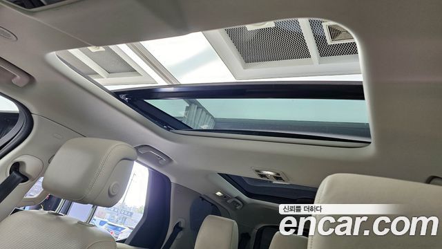 Land Rover Discovery 5 D250 SE 2022 — фото 19