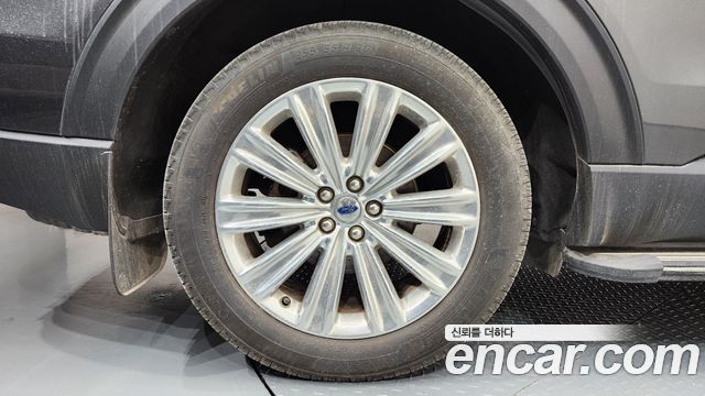 Ford Explorer (VI) 2.3 LimIted 4WD 2020 — фото 5