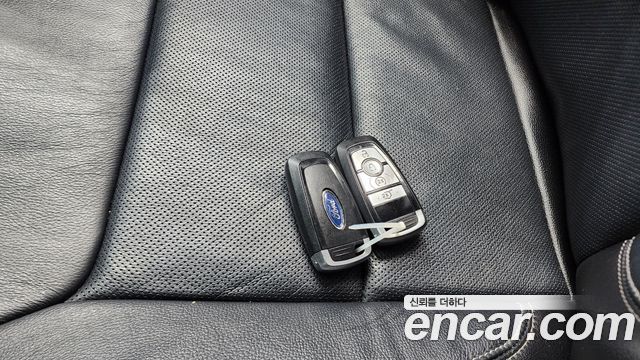 Ford Explorer (VI) 2.3 LimIted 4WD 2020 — фото 17