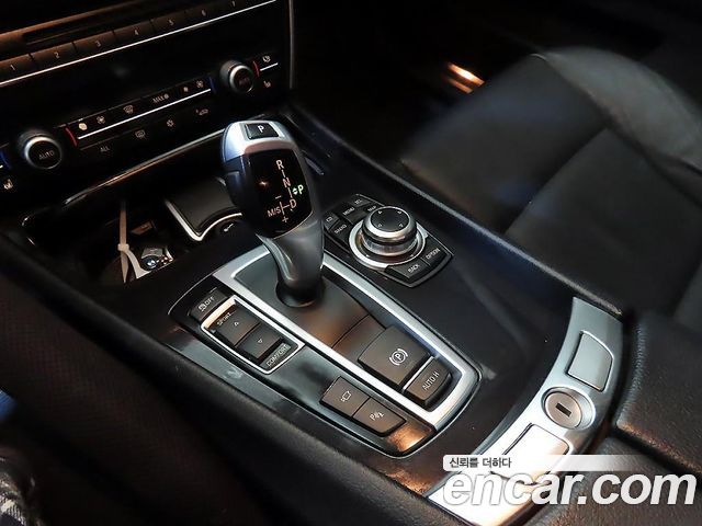 BMW 5 Series GT (F07) GT 30d 2012 — фото 12