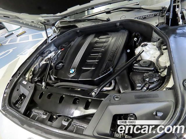 BMW 5 Series GT (F07) GT 30d 2012 — фото 19
