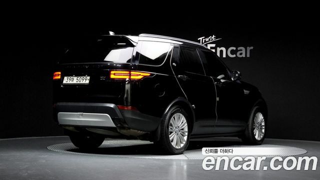 Land Rover Discovery 5 3.0 TD6 HSE Luxury 2018 — фото 2