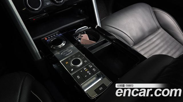 Land Rover Discovery 5 3.0 TD6 HSE Luxury 2018 — фото 9