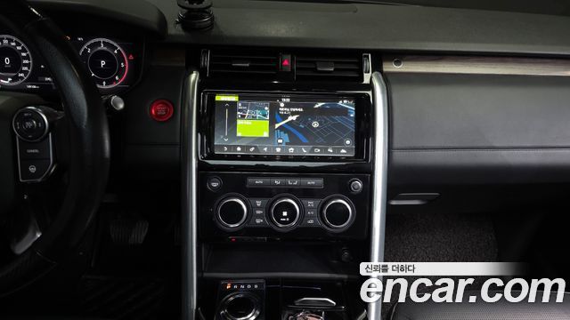 Land Rover Discovery 5 3.0 TD6 HSE Luxury 2018 — фото 15