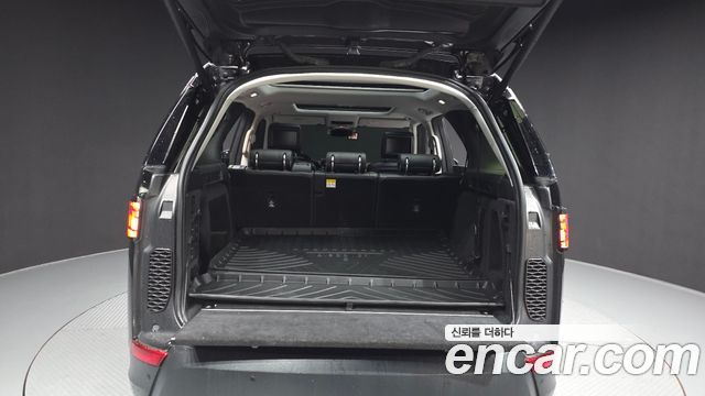 Land Rover Discovery 5 3.0 TD6 HSE Luxury 2018 — фото 20