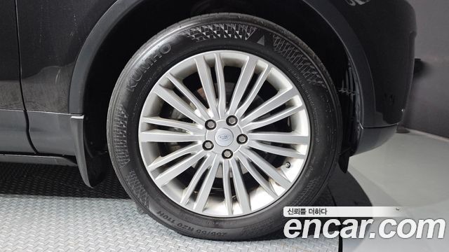 Land Rover Discovery 5 3.0 TD6 HSE Luxury 2018 — фото 21
