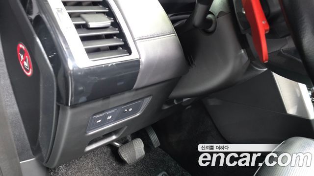 Land Rover Discovery 5 3.0 TD6 HSE Luxury 2018 — фото 35