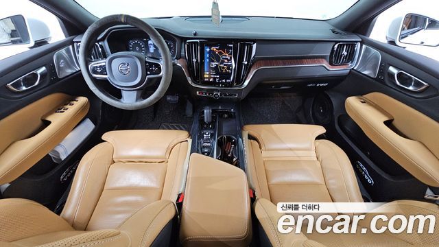 Volvo V60 Cross Country (II) B5 Pro AWD 2021 — фото 7