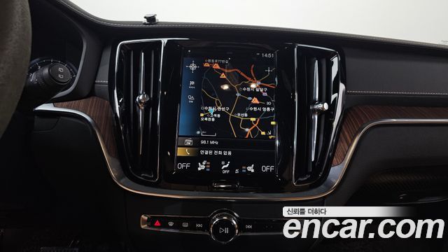 Volvo V60 Cross Country (II) B5 Pro AWD 2021 — фото 13