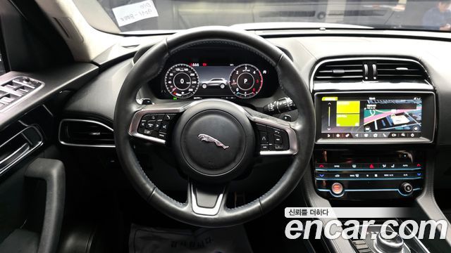 Jaguar F-PACE 20d Prestige 2019 — фото 13