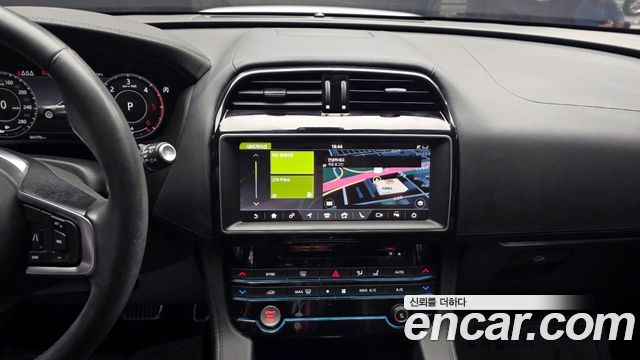 Jaguar F-PACE 20d Prestige 2019 — фото 14