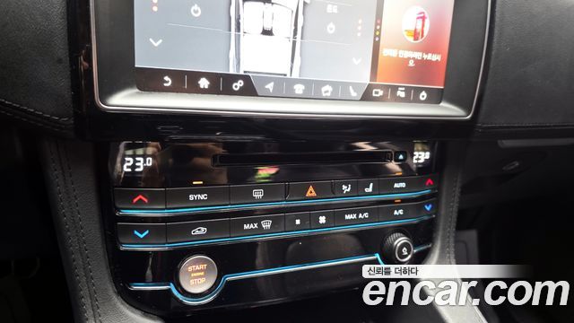 Jaguar F-PACE 20d Prestige 2019 — фото 17