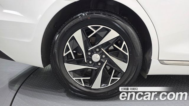 Hyundai Grandeur Hybrid (IG) Le Blanc 2023 — фото 21