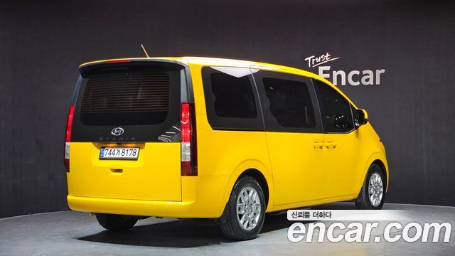 Hyundai Staria Tourer 11-Seater Modern 2023 — фото 2
