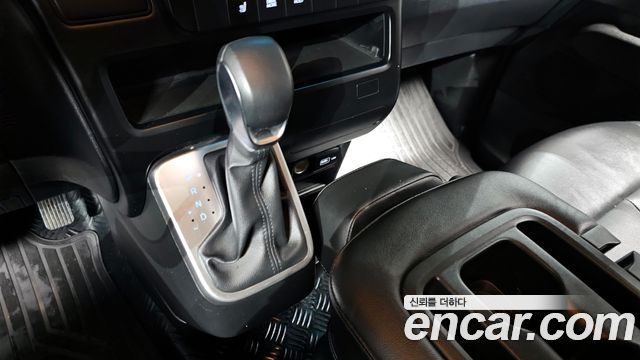 Hyundai Staria Tourer 11-Seater Modern 2023 — фото 9