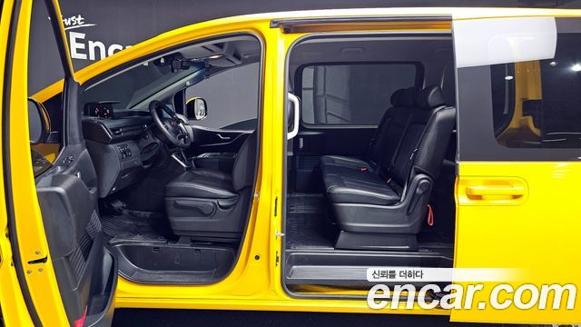 Hyundai Staria Tourer 11-Seater Modern 2023 — фото 11
