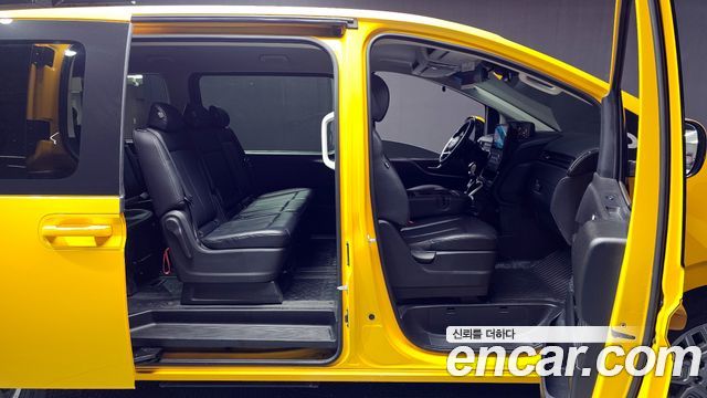 Hyundai Staria Tourer 11-Seater Modern 2023 — фото 26