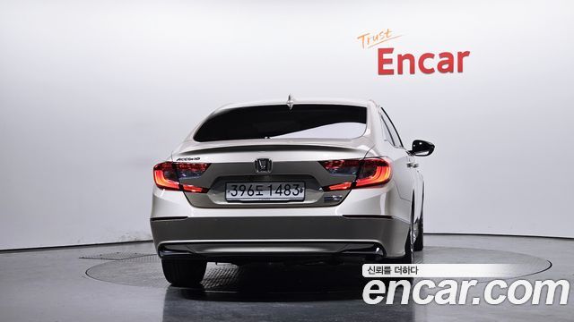 Honda Accord (X) 2.0 Hybrid Touring 2019 — фото 4