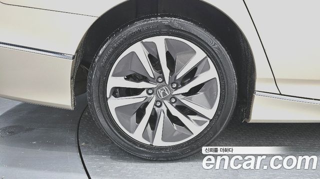 Honda Accord (X) 2.0 Hybrid Touring 2019 — фото 5