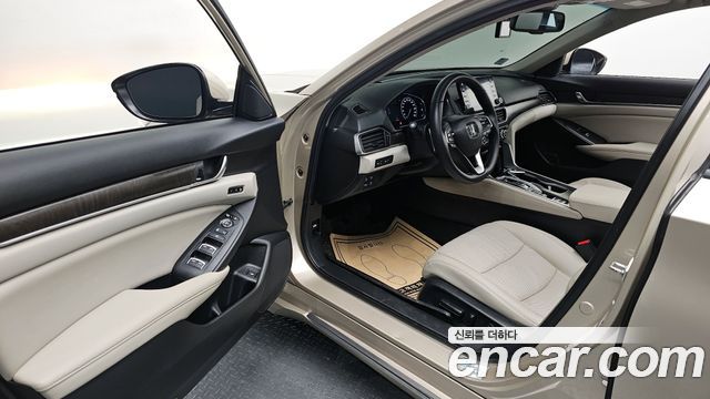 Honda Accord (X) 2.0 Hybrid Touring 2019 — фото 10