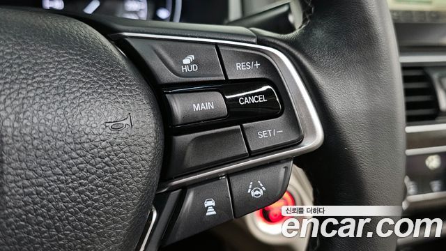 Honda Accord (X) 2.0 Hybrid Touring 2019 — фото 17