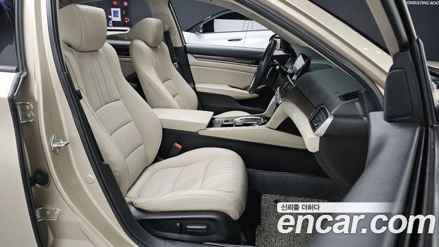 Honda Accord (X) 2.0 Hybrid Touring 2019 — фото 32