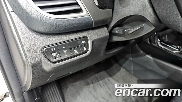 Kia Seltos Gasoline 1.6 Turbo 2WD Signature 2022 — фото 18