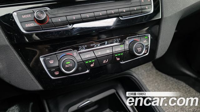 BMW X1 (F48) xDrive 20i Advantage 2020 — фото 23