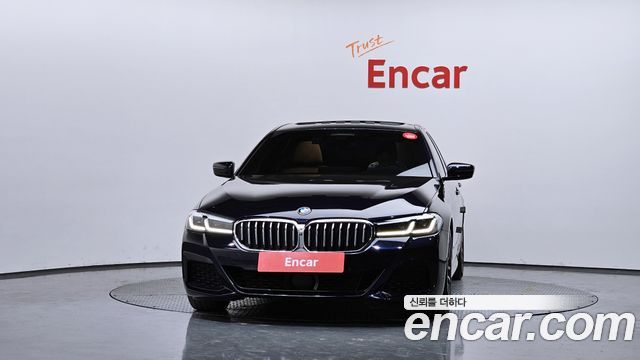 BMW 5 Series (G30) 520i M Sport 2023 — фото 3