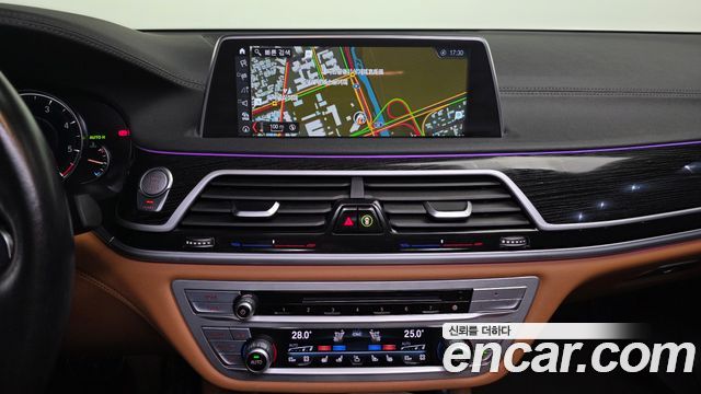 BMW 7 Series (G11) 740d xDrive M Sport 2018 — фото 14