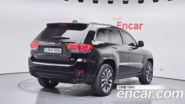 Jeep Grand Cherokee 3.0 Diesel Overland WK2 2017 — фото 2