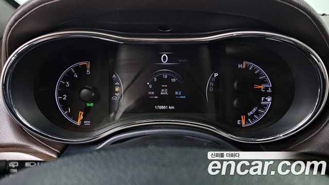 Jeep Grand Cherokee 3.0 Diesel Overland WK2 2017 — фото 8